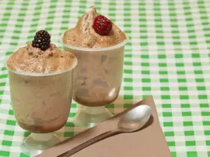 Homemade Chocolate Mousse with Powdered Sugar