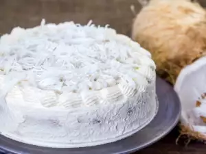 Coconut Cake without Baking