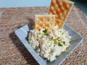 Mayonnaise Salat mit Couscous und Hähnchen