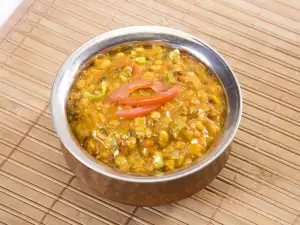 Red lentils curry