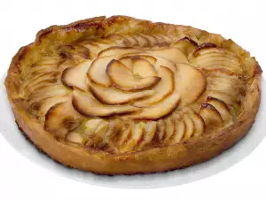 Apple Cake with Almonds