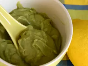 Avocadodip met sesam tahini