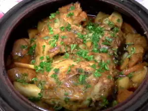 Pork Shank in a Clay Pot with Vegetables