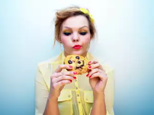 Eating cookies