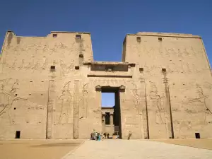 Храмът край Едфу (Temple of Edfu)