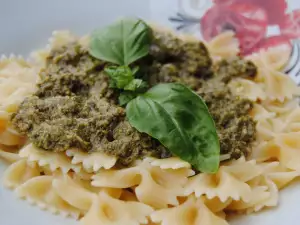 Farfalle con pesto genovese