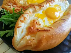 Khachapuri Adjaruli con Huevo