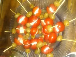 Easy Bites with Cherry Tomatoes