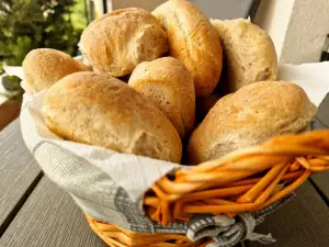 Rye and Wheat Bread Buns