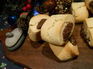 Galletas italianas con relleno de chocolate y avellanas