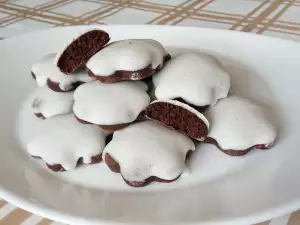 Kakao Lebkuchen mit weißem Zuckerguss