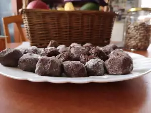 Cocoa Balls with Walnuts