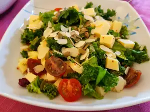 Salat mit Grünkohl und Cherrytomaten