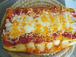 Cannelloni mit Artischockenfüllung in Tomatensoße