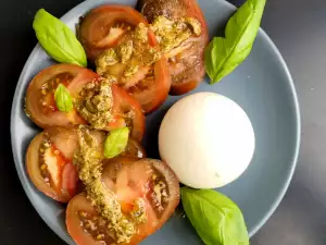 Caprese Salat mit Burrata