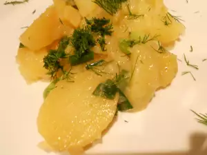 Ensalada de patatas con vinagreta templada