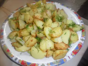 Sautierte Frühkartoffeln mit Knoblauch und Dill