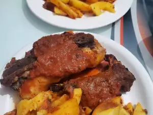 Costillas de cerdo con patatas en la olla instantánea