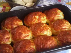 Brânzoaice pufoase de casă, cu cașcaval