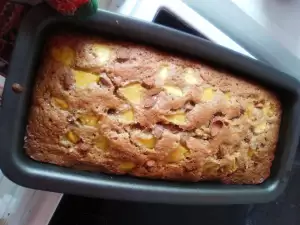 Cake met amandelen en perziken