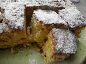 Cake with Cinnamon and Jam