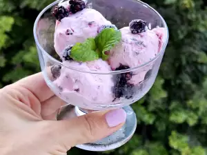 Leckere hausgemachte Keto Eiscreme