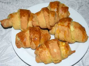 Быстрые булочки с брынзой и сыром