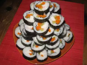 Kimbap mit Krabbenröllchen