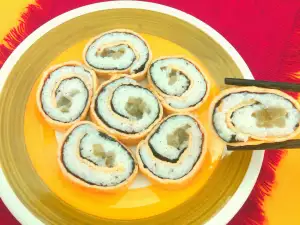 Koreaanse gimbap van eieren met magere mayonaise