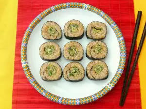 Kimbap with Quinoa, Soy Sauce and Egg Roll