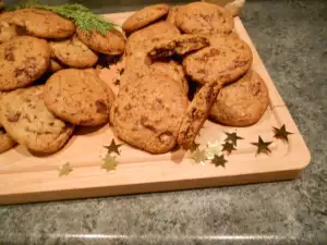 Weihnachtsplätzchen mit Schokostückchen