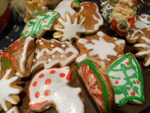 Weihnachtslebkuchen mit Eiweißglasur