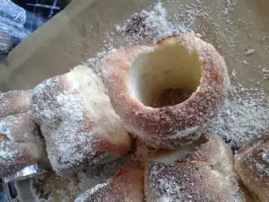 Trdelnik (Czech Chimney Sweet Cake)