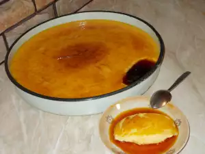 Country-Style Creme Caramel in a Tray