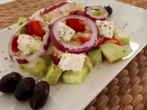 Greek Salad with Kritharaki Pasta