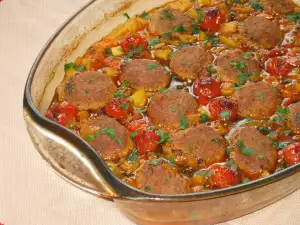 Meatballs with Potatoes and Cherry Tomatoes