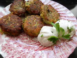 Albóndigas de calabacín y queso Halloumi