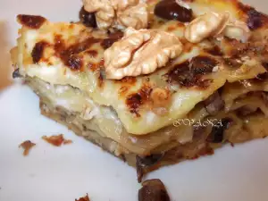 Lasagna with Mushrooms and Walnuts