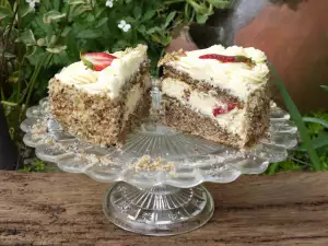 Wonderful Walnut Cake with Cream Cheese