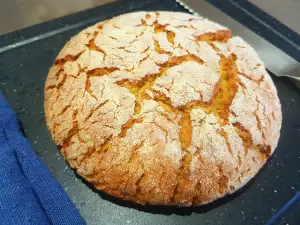 Krokant en zelfgemaakt maisbrood