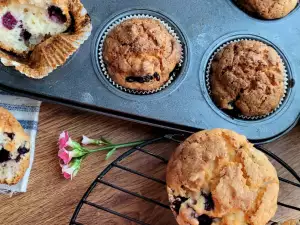 Muffins met bosbessen en zure room