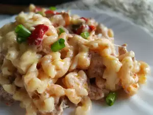 Macaroni met gehakt, tomaten en room