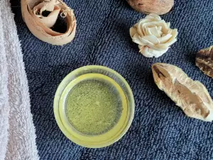 Face Mask with Honey and Coconut Oil