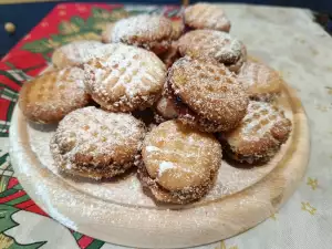 Ukusni keksići sa maslacem i slatkom od jagoda