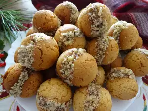 Honey Cookies with Filling and Walnuts