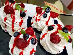 Mini Pavlova Törtchen mit Mascarponecreme