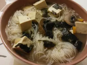 Sopa Miso con Fideos de Arroz