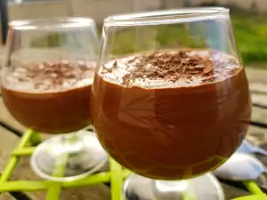 Mousse cu ciocolată neagră și Baileys