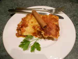 Moussaka mit Auberginen und Béchamelsoße