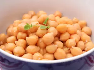 chickpeas in bowl